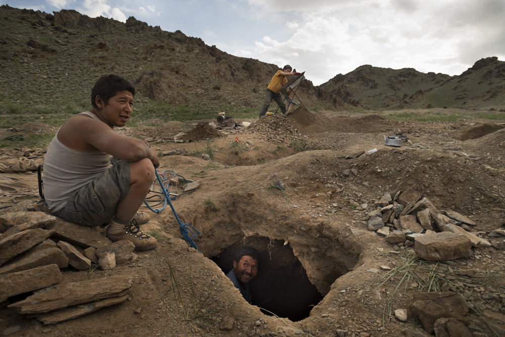 Ninja Miners Gold Rush Mongolia - copyright 2013 Sven Zellner/Agentur Focus
